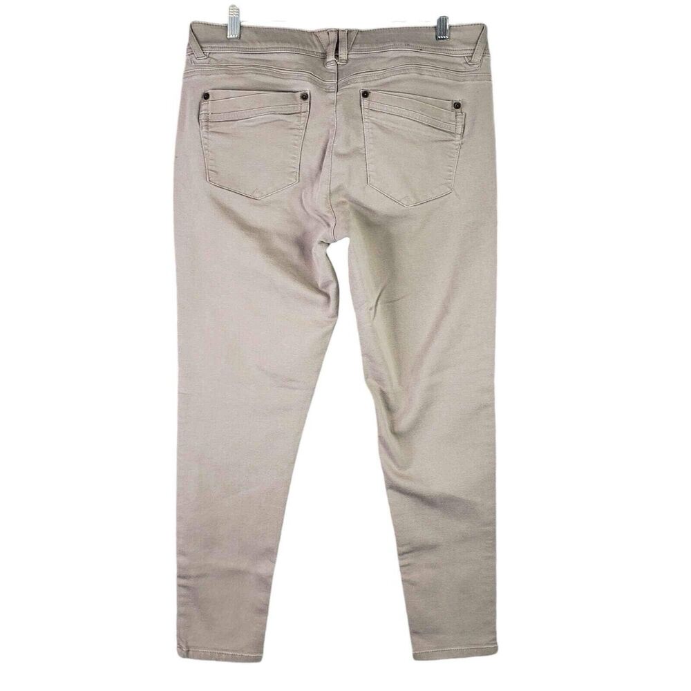 Democracy Women's Skinny Pants in Light Beige
